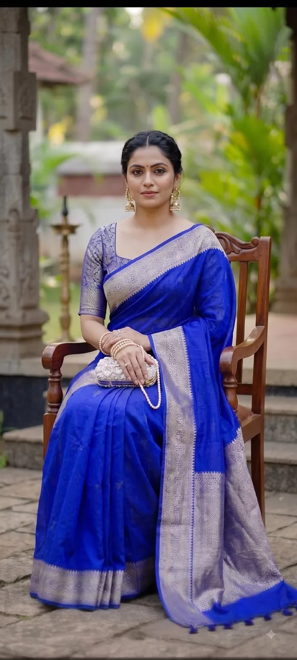 Royal_Blue_Silk_Saree_with_Silver_Zari_Border_&_Traditional_Woven_Detailing