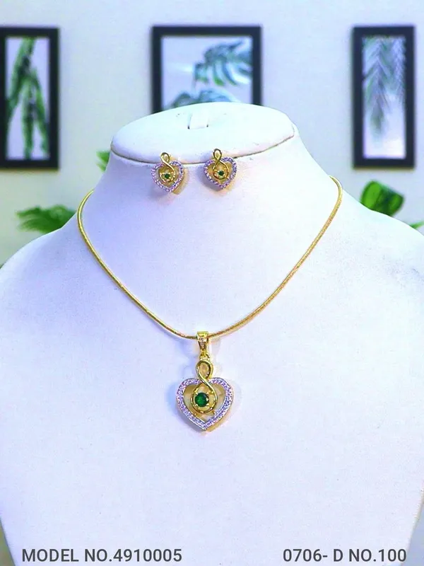 Green_Traditional_Cz_Pendant_For_Women