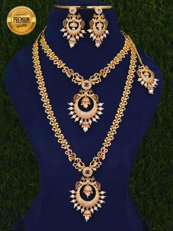 Peacock_pendant_long,_short_haram,_maang_tikka,_earrings_set-Model_SRG003