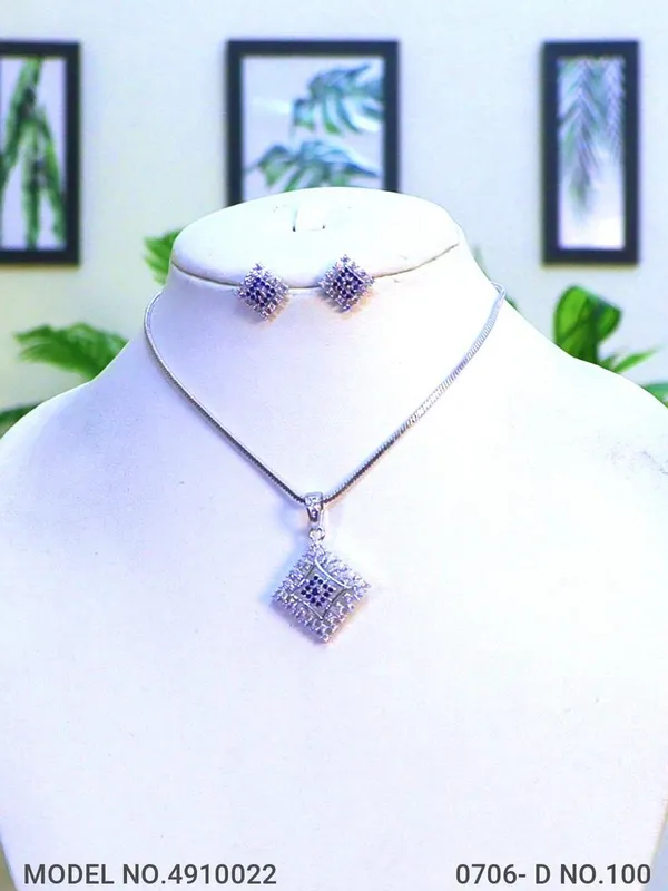 Silver_Plating_Blue_Stone_Traditional_Cz_Pendant_For_Women