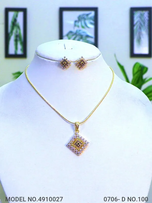 Blue_Stone_Traditional_Cz_Pendant_For_Women