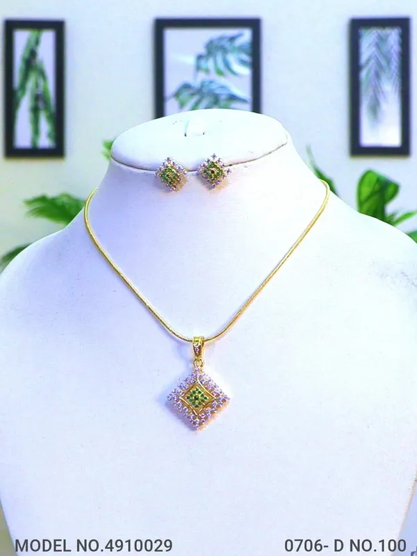 Emerald_Stone_Traditional_Cz_Pendant_For_Women