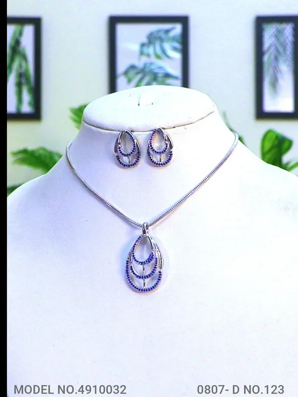 Silver_Plating_Blue_Stone_Traditional_Ad_Pendant_For_Women