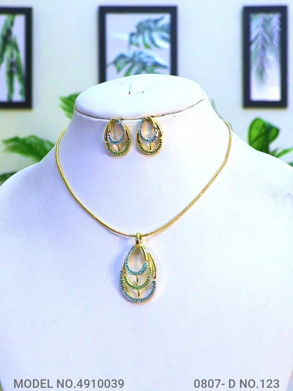 Golden_Plating_Emerald_Stone_Traditional_Ad_Pendant_For_Women