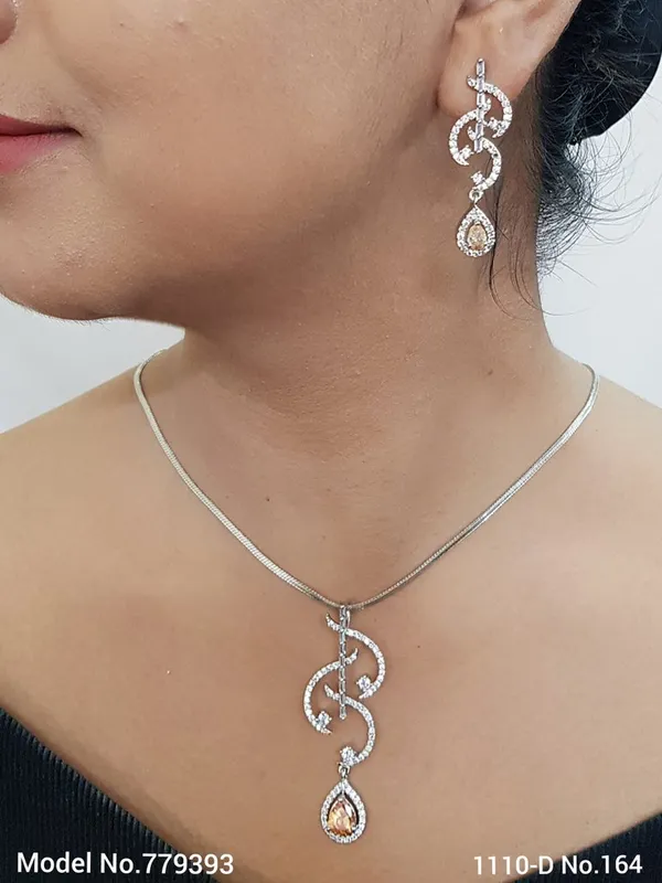 Silver_Plating_Champagne_Traditional_Cz_Pendant_For_Women