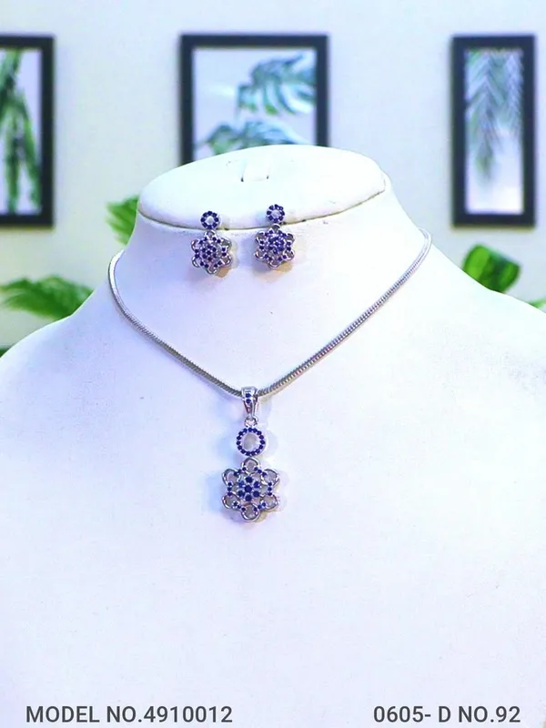 Silver_Plating_Blue_Stone_Traditional_Cz_Pendant_For_Women