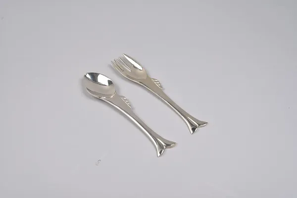 Silver_Brass_Serving_Spoon_Set_&_Fork_Set_2_Pieces_For_Tea,_Coffee,_Sugar,_Condiments_&_Spices,Meals_-_Set_Of_2_Contains_Spoons_Set_Of_2_And_Fork_Set_Of_2,_Mirror_Polished