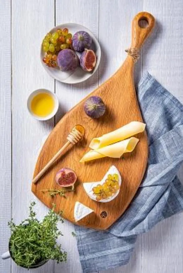 Brown_Teak_Wood_Chopping_Board,_Vegetables_Cutting_Board,_Pizza_Serving_Platter_Dining_Table_Serving_Platter