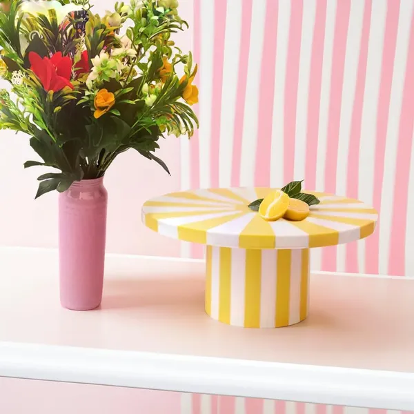 Pink_Metal_Flower_Vase_For_Living_Room_Aesthetic_Flower_Pot_With_Sleek_Design_Vintage_Flower_Vase_For_Home_Decor_Perfect_For_Table_Centerpiece_And_Bedroom