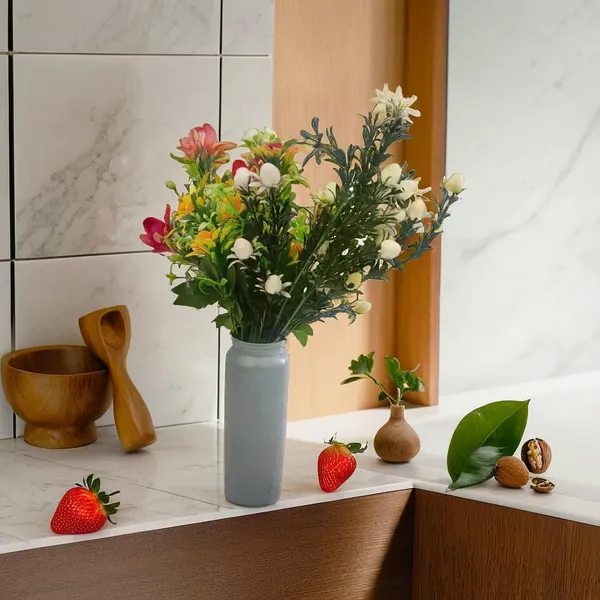 Gray_Metal_Flower_Vase_For_Living_Room_Aesthetic_Flower_Pot_With_Sleek_Design_Vintage_Flower_Vase_For_Home_Decor_Perfect_For_Table_Centerpiece_And_Bedroom