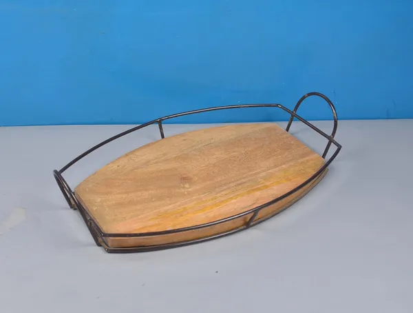 Natural_Brown_Wooden_Serving_Tray_With_Iron_Handles_|_Premium_Mango_Wood_Tray_For_Table_Decor,_Food,_Snacks_&_Drinks_|_Elegant_Dining_&_Kitchen_Tray_For_Serving
