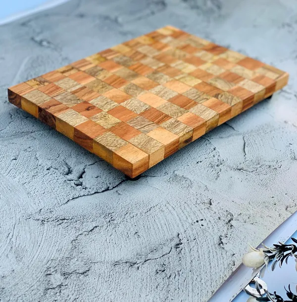 Brown_Wooden_Chopping_Board_With_Checkered_Pattern,_Kitchen_Vegitable_Acacia_Wood_Board_End_Grain._Serving_Platter_For_Kitchen_And_Office,_Home,_Hotel,_Meat_Cutting_Board