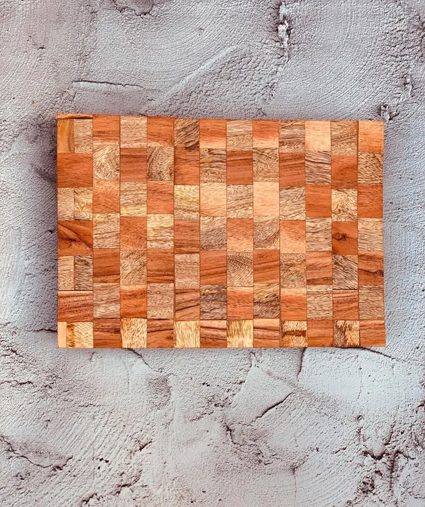 Brown_Wooden_Chopping_Board_With_Checkered_Pattern,_Kitchen_Vegitable_Acacia_Wood_Board_End_Grain._Serving_Platter_For_Kitchen_And_Office,_Home,_Hotel,_Meat_Cutting_Board