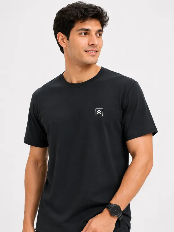 Men's_Round_Neck_T-Shirt_with_Trouser_&_Shorts