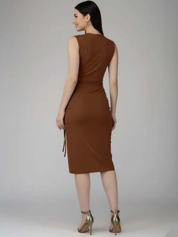 Brown_Trendy_Ruched_Cut-Out_Midi_Dress_For_Women|_Model_Height_5.8inch_,_Fabric_All_Way_Stretchable