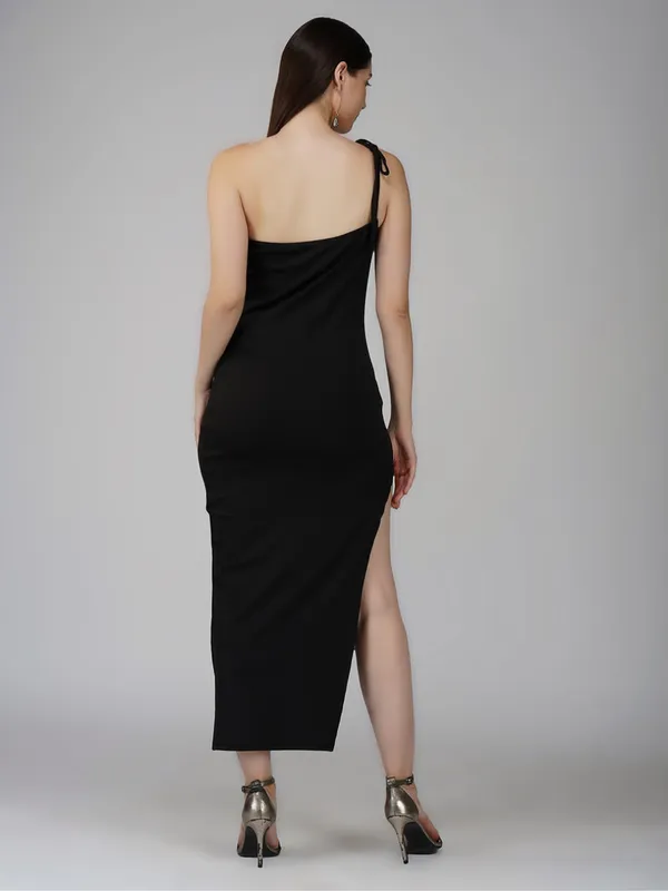 Black_Trendy_Cocktail_Party_Dress_For_Women|_Model_Height_5.8inch_,_Fabric_All_Way_Stretchable