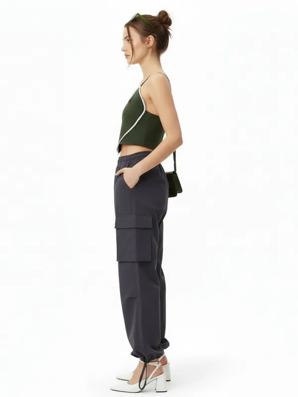 Black_Cargo_Pants_Trendy_Utility_Fit_for_Women|_Model_Height_5.8inch_,_Fabric_All_Way_Stretchable