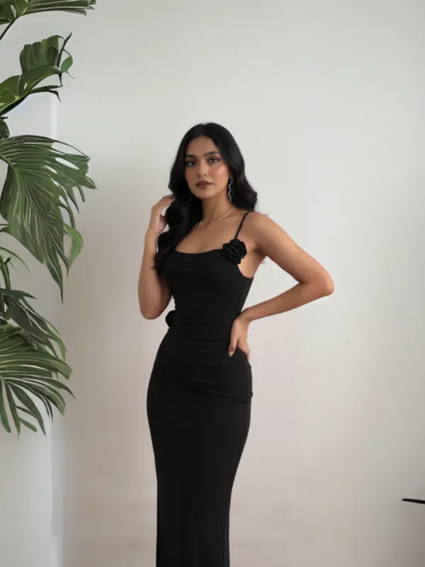 Black_Lace-Up_Back_Bodycon_Maxi_Dress_with_Floral_Accent|_Model_Height_5.8inch_,_Fabric_All_Way_Stretchable