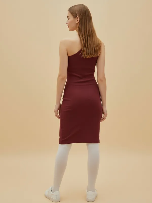 Ekeshwara_Burgundy_One-Shoulder_Cutout_Bodycon_Dress|_Model_Height_5.8inch_,_Fabric_All_Way_Stretchable