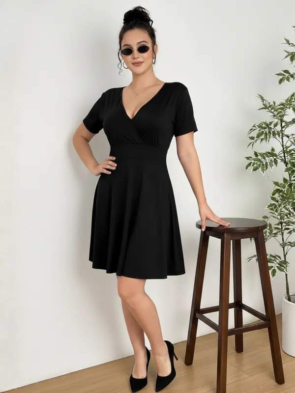 Ekeshwara_Plus_Size_Black_Short_Sleeve_V-Neck_Skater_Dress|_Model_Height_5.8inch_,_Fabric_All_Way_Stretchable