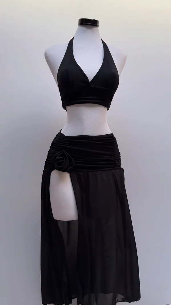 Ekeshwara_Ruched_Halter_&_Rosette_Thigh-Slit_Maxi_Set_–_Midnight_Onyx|_Model_Height_5.8inch_,_Fabric_All_Way_Stretchable