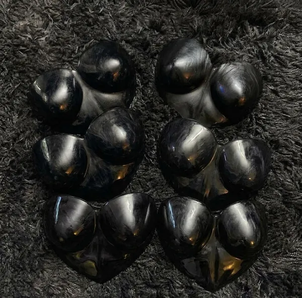 Ekeshwara_Sculpted_Glass-Effect_Heart_Corset_Top_–_Obsidian_Onyx_Black|_Model_Height_5.8inch_,_Fabric_All_Way_Stretchable