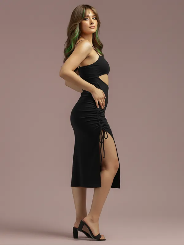Ekeshwara_Women's_Cutout_Ruched_Bodycon_Crop_Top_??Black|_Model_Height_5.8inch_,_Fabric_All_Way_Stretchable