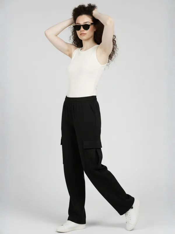 Ekeshwara_black_cargo_pants_for_women_&_girls|_Model_Height_5.8inch_,_Fabric_All_Way_Stretchable