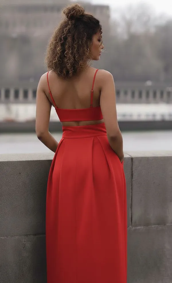 Ekeshwara_red_rose_style_bralette_top_and_balloon_style_skirt_for_elegant_women|_Model_Height_5.8inch_,_Fabric_All_Way_Stretchable