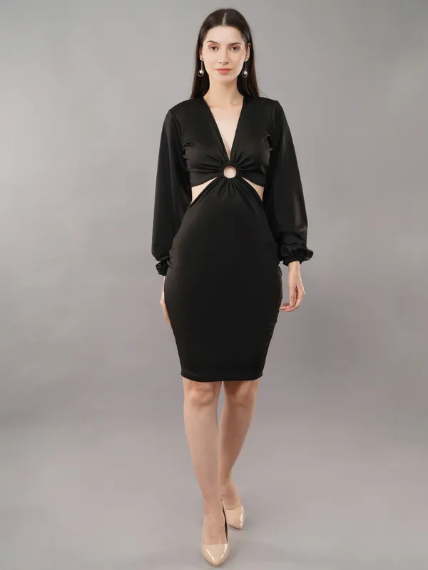 Elegant_Black_Cut-Out_Bodycon_Dress_with_Ring_Detail_??Perfect_for_Parties_&_Evening_Glam!|_Model_Height_5.8inch_,_Fabric_All_Way_Stretchable