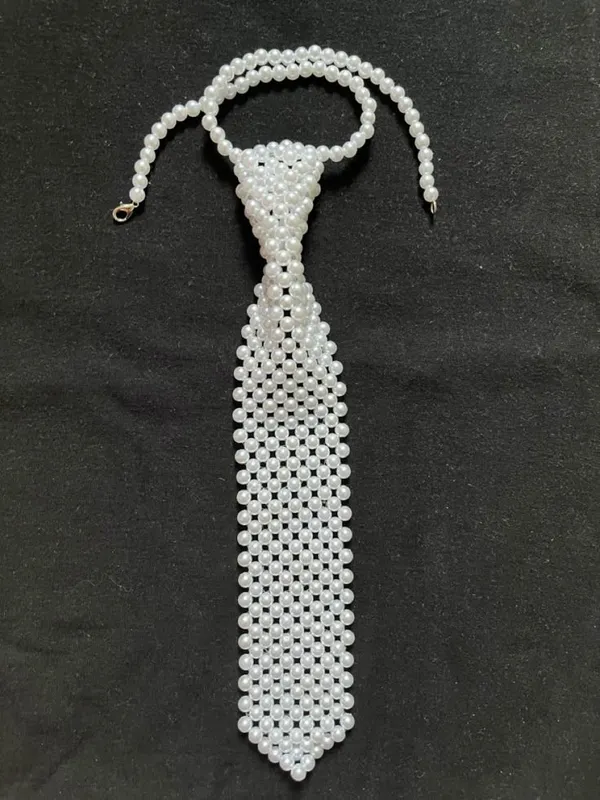 Handcrafted_Faux_Pearl_Beaded_Necktie_Necklace_–_Avant-Garde_Statement_Jewelry_for_Weddings,_Galas,_and_High_Fashion|_Model_Height_5.8inch_,_Fabric_All_Way_Stretchable