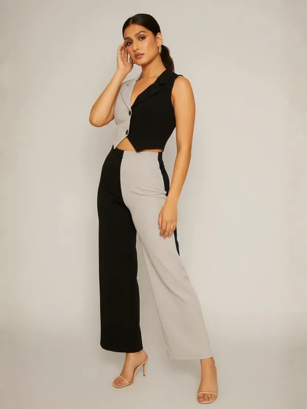 Grey_Chic_Contrast_Two-Tone_Sleeveless_Suit_Set_For_Women|_Model_Height_5.8inch_,_Fabric_All_Way_Stretchable