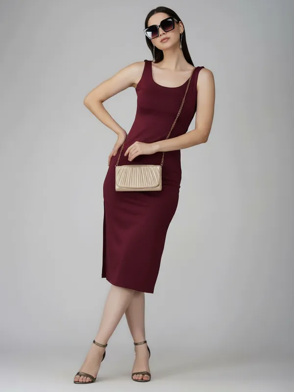 Maroon_Sleeveless_Bodycon_Midi_Dress_with_Strappy_Open_Back|_Model_Height_5.8inch_,_Fabric_All_Way_Stretchable