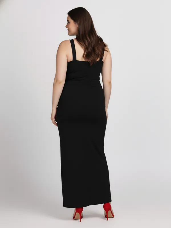 Ekeshwara_Plus_Size_Black_Sweetheart_Slit_Gown|_Model_Height_5.8inch_,_Fabric_All_Way_Stretchable
