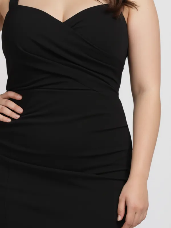 Ekeshwara_Plus_Size_Black_Sweetheart_Slit_Gown|_Model_Height_5.8inch_,_Fabric_All_Way_Stretchable