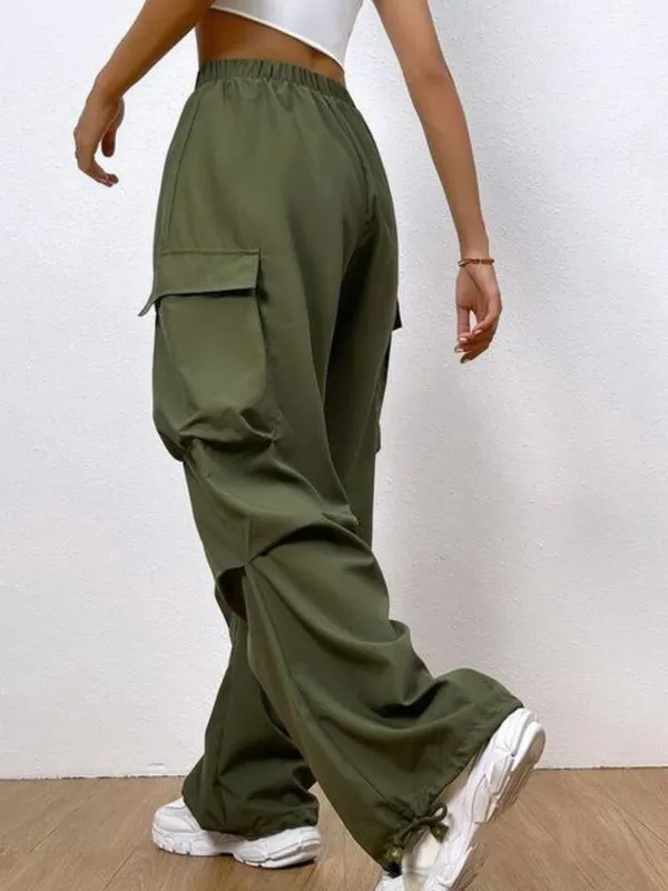 Olive_Lycra_Solid_Cargo_Pant_For_Women|_Model_Height_5.8inch_,_Fabric_All_Way_Stretchable