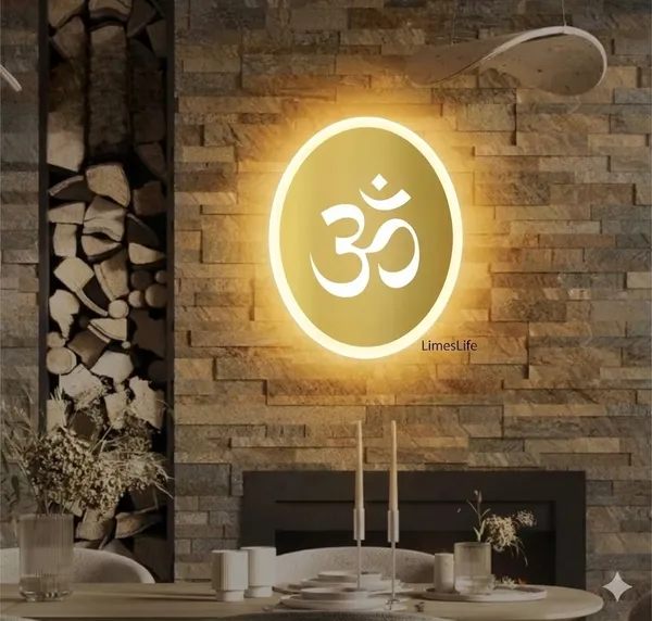 Oval_OM_Gold_Wall_Light-_9_INCH