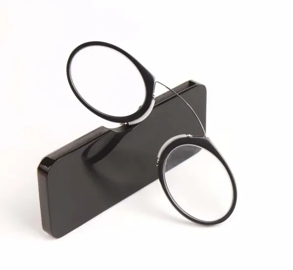 Freddy_Compact_Pince-Nez_Reading_Glasses,_Rimless_Oval_Metal_Frame,_Lightweight_Nose_Clip_Reading_Glasses_with_No_Temple_Arms,_Unisex_Adult,_with_Protective_Case_(3.0)