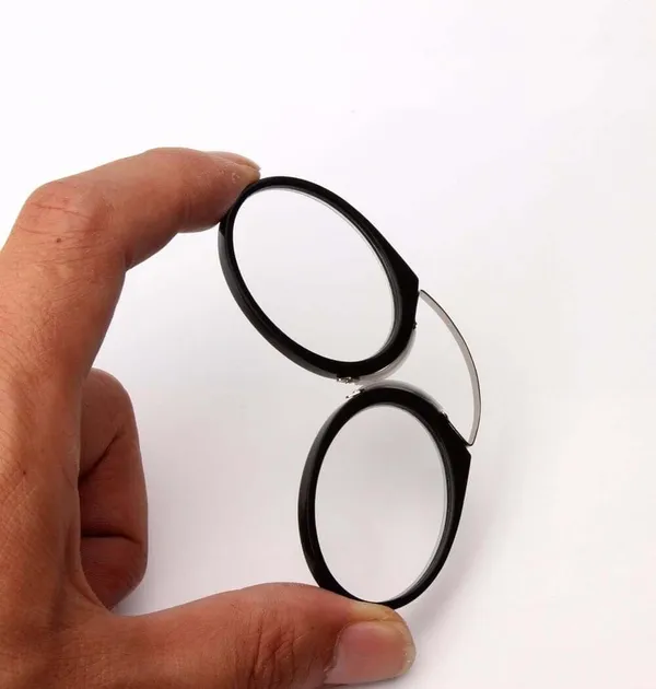 Freddy_Compact_Pince-Nez_Reading_Glasses,_Rimless_Oval_Metal_Frame,_Lightweight_Nose_Clip_Reading_Glasses_with_No_Temple_Arms,_Unisex_Adult,_with_Protective_Case_(2.5)