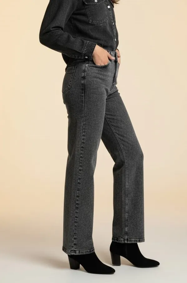 Black_Trendy_Denim_Jeans_For_Women