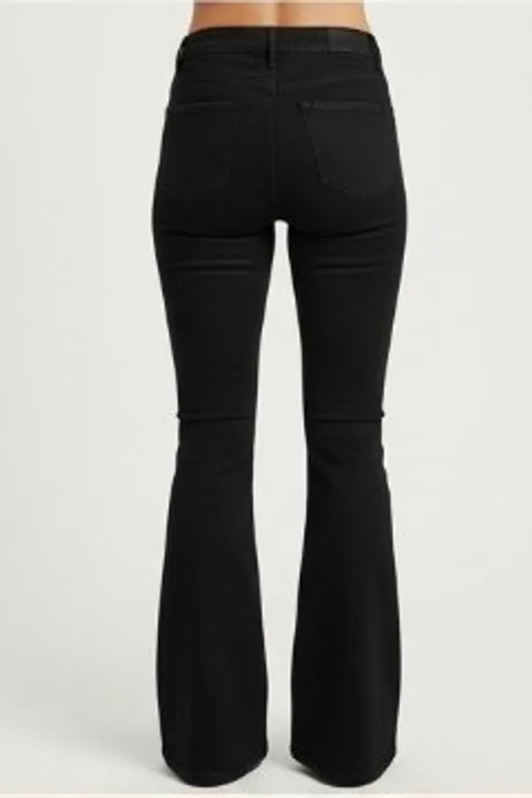 Black_Trendy_Denim_Jeans_For_Women