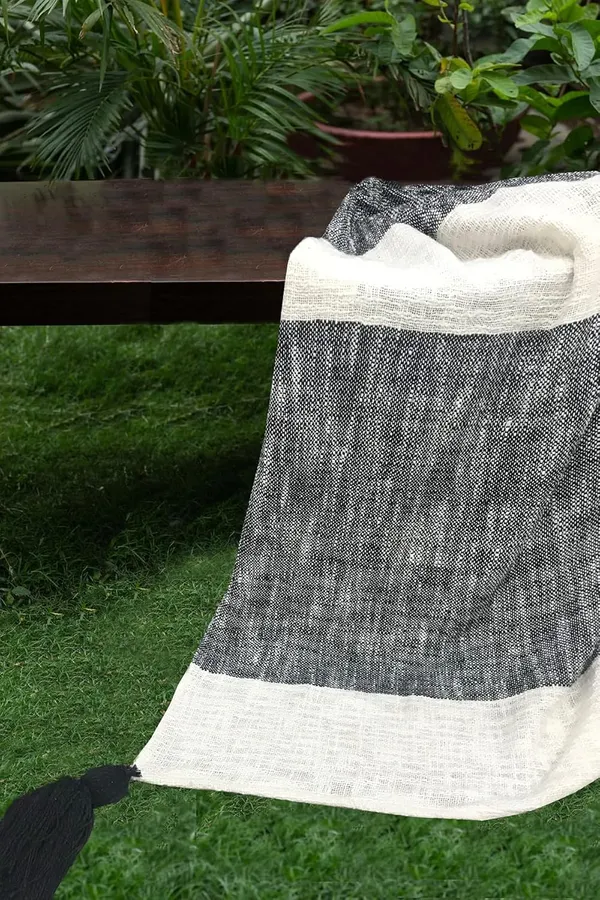 Black_Sofa_Throw,_Throws_For_Sofa_And_Couch,_Sofa_Throws_For_3_Seater