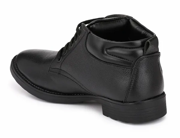 Black_Premium_Outdoor_Boots_For_Men