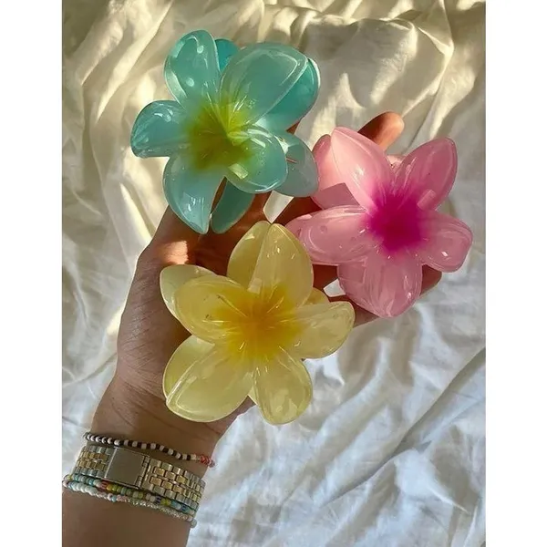Pack_Of_3_-_Multicolor_Crafts_Flower_Shape_Claw_Clip