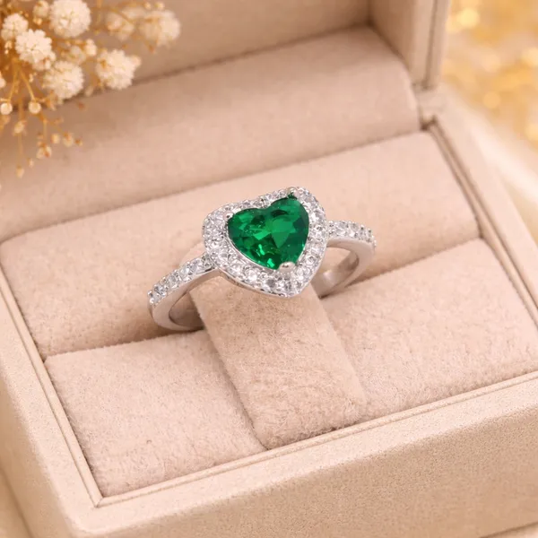 Green_Emerald_Heart_Waterproof_Silver_Ring