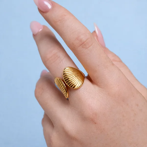 Seashell_Embrace_Anti-Tarnish_Open_Ring_for_Women_|_18K_Gold_Plated_Adjustable_Finger_Ring