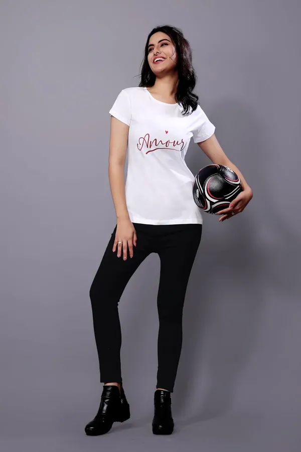 White_Casual_Top_With_Regular_Sleeves_And_Comfortable,_Stylish_For_Everyday_Wear_And_Relaxed_Looks_Regular_Fit_T-Shirt_For_Women