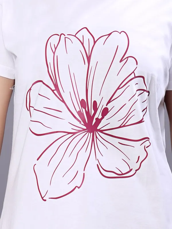 White_Modern_Cotton_Printed_Regular_Fit,_Stylish_&_Comfortable_Regular_Fit_T-Shirt_For_Women