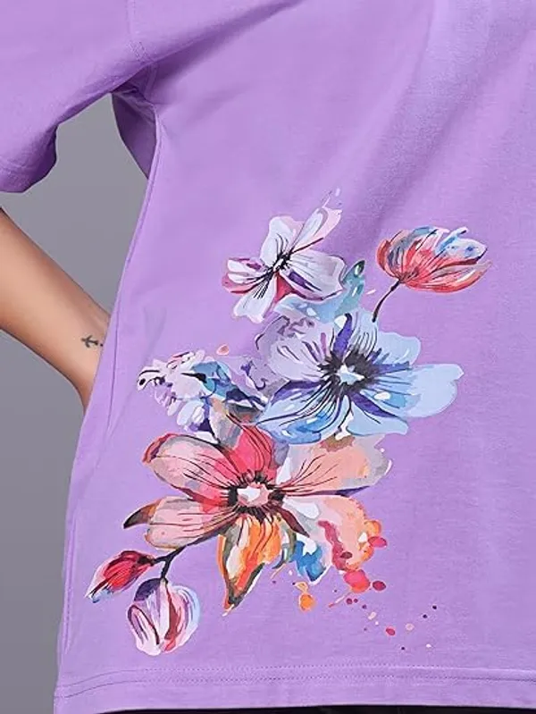 Lavender_Cotton_Top_With_Digital_Prints_Sophisticated_Design_Stylish_Comfort_Oversize_T-Shirt_For_Women