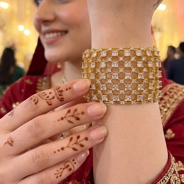18K_Gold_Plated_Diamond_Openable_Bracelet